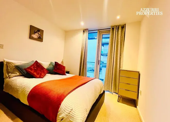 Elegant 1-Bedroom Flat With Balcony View Of Millwall And Only 7-Minute Walk To Crossharbour Station