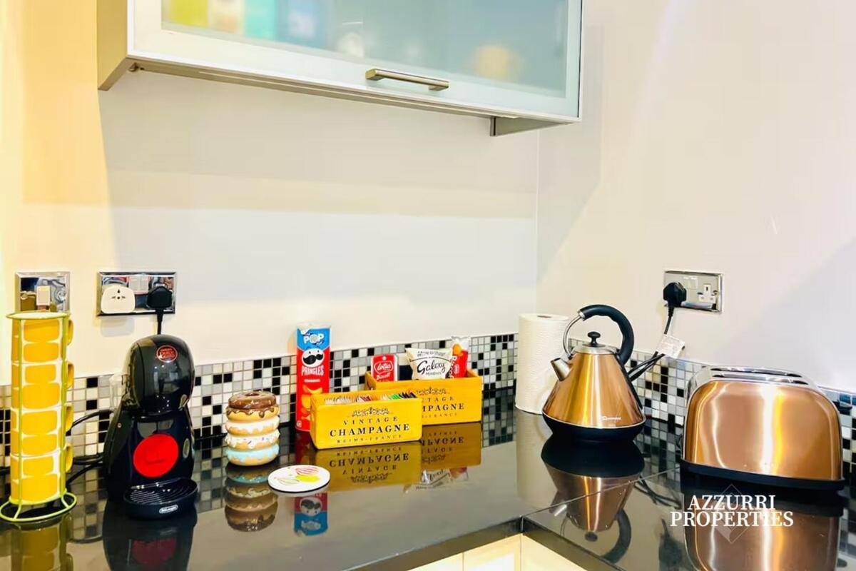 Appartamento Elegant 1-bedroom Flat With Balcony View Of Millwall And Only 7-minute Walk To Crossharbour Station *