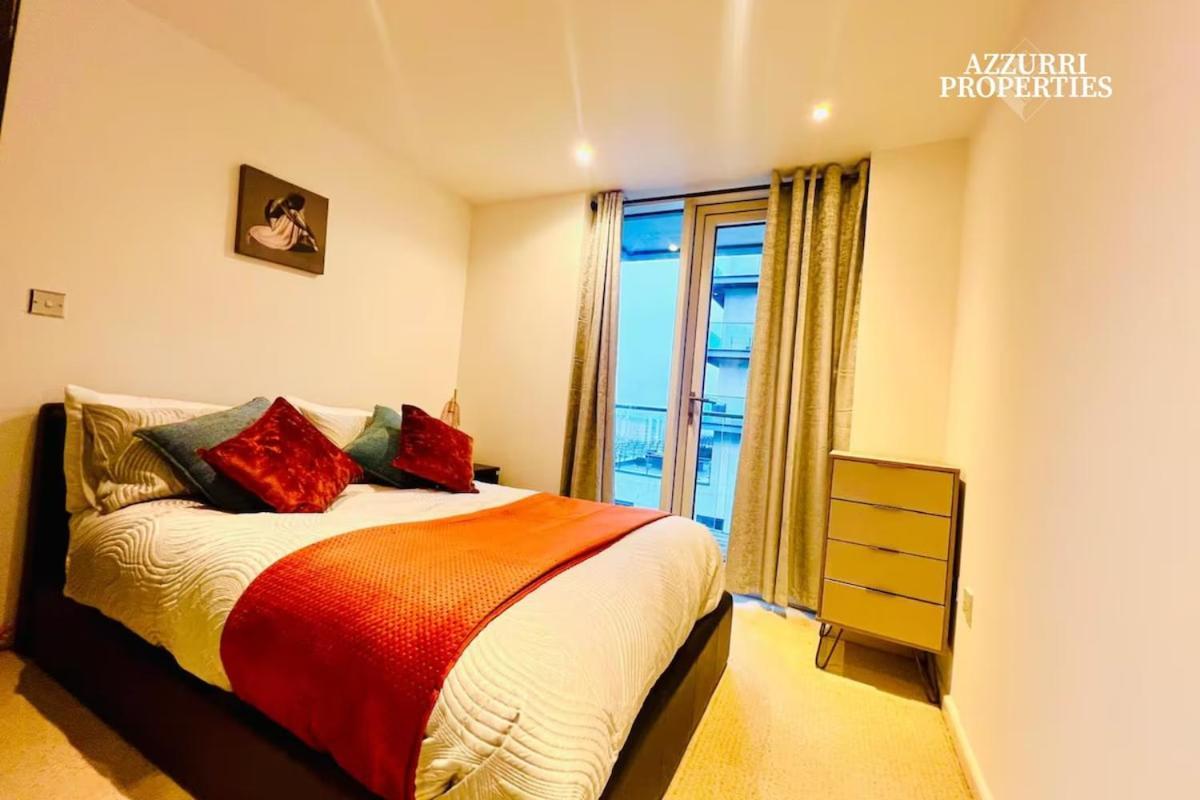 Elegant 1-bedroom Flat With Balcony View Of Millwall And Only 7-minute Walk To Crossharbour Station Appartamento *